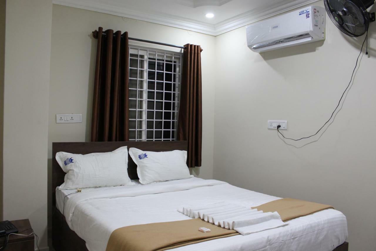 Royal Star Hotels Bangalore Exteriör bild