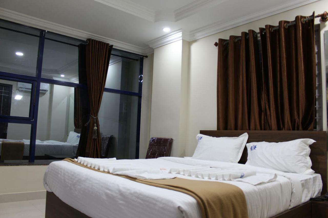 Royal Star Hotels Bangalore Exteriör bild