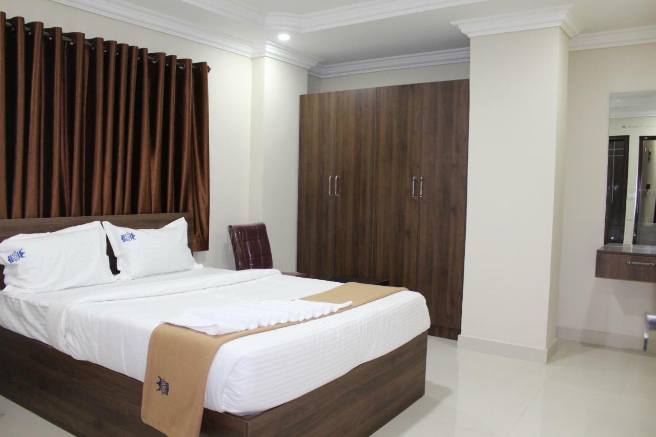 Royal Star Hotels Bangalore Exteriör bild
