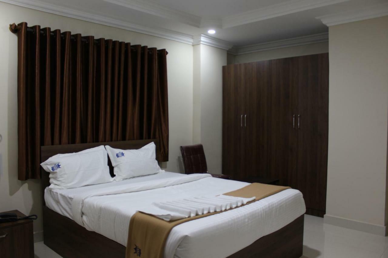 Royal Star Hotels Bangalore Exteriör bild
