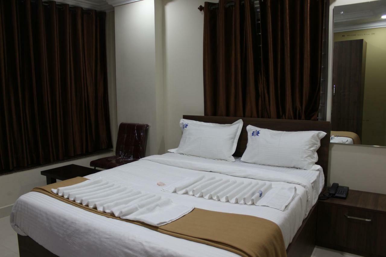 Royal Star Hotels Bangalore Exteriör bild