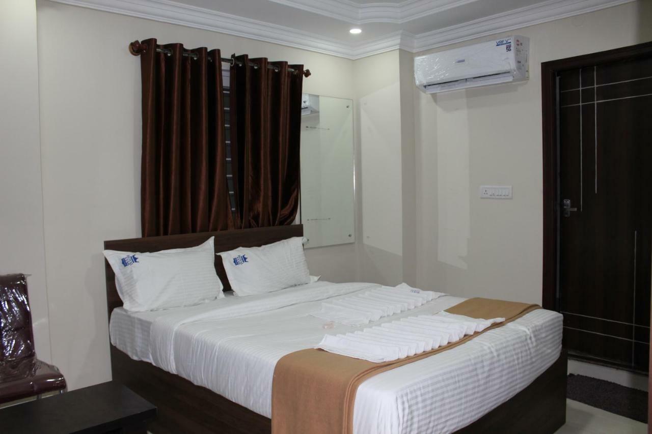 Royal Star Hotels Bangalore Exteriör bild