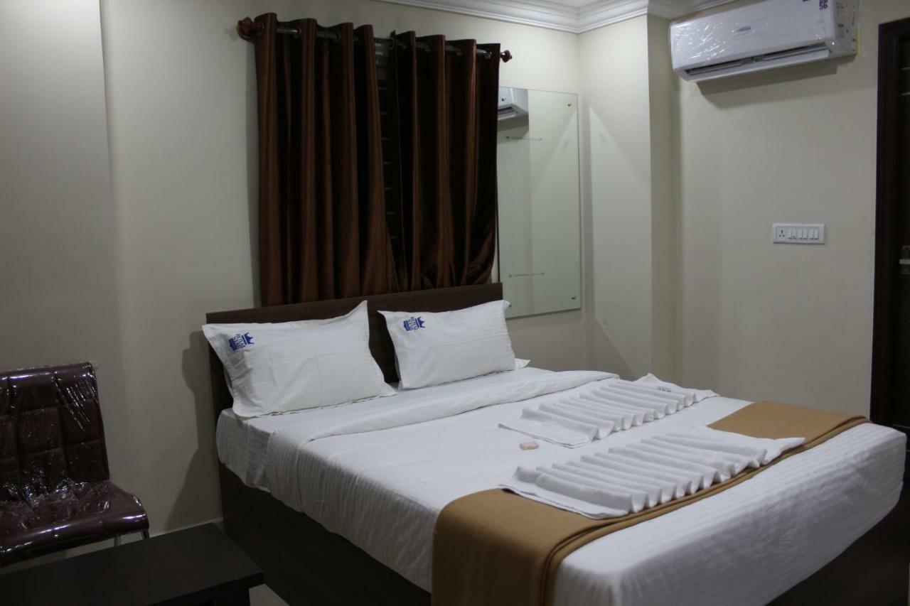 Royal Star Hotels Bangalore Exteriör bild