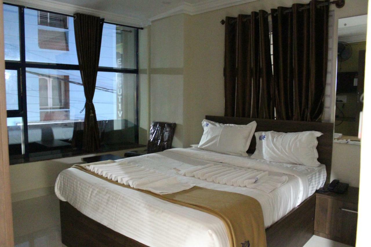 Royal Star Hotels Bangalore Exteriör bild