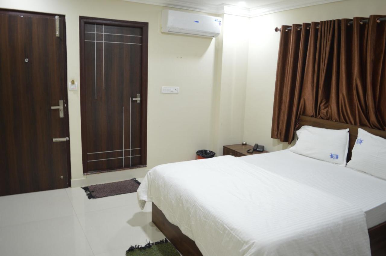 Royal Star Hotels Bangalore Exteriör bild