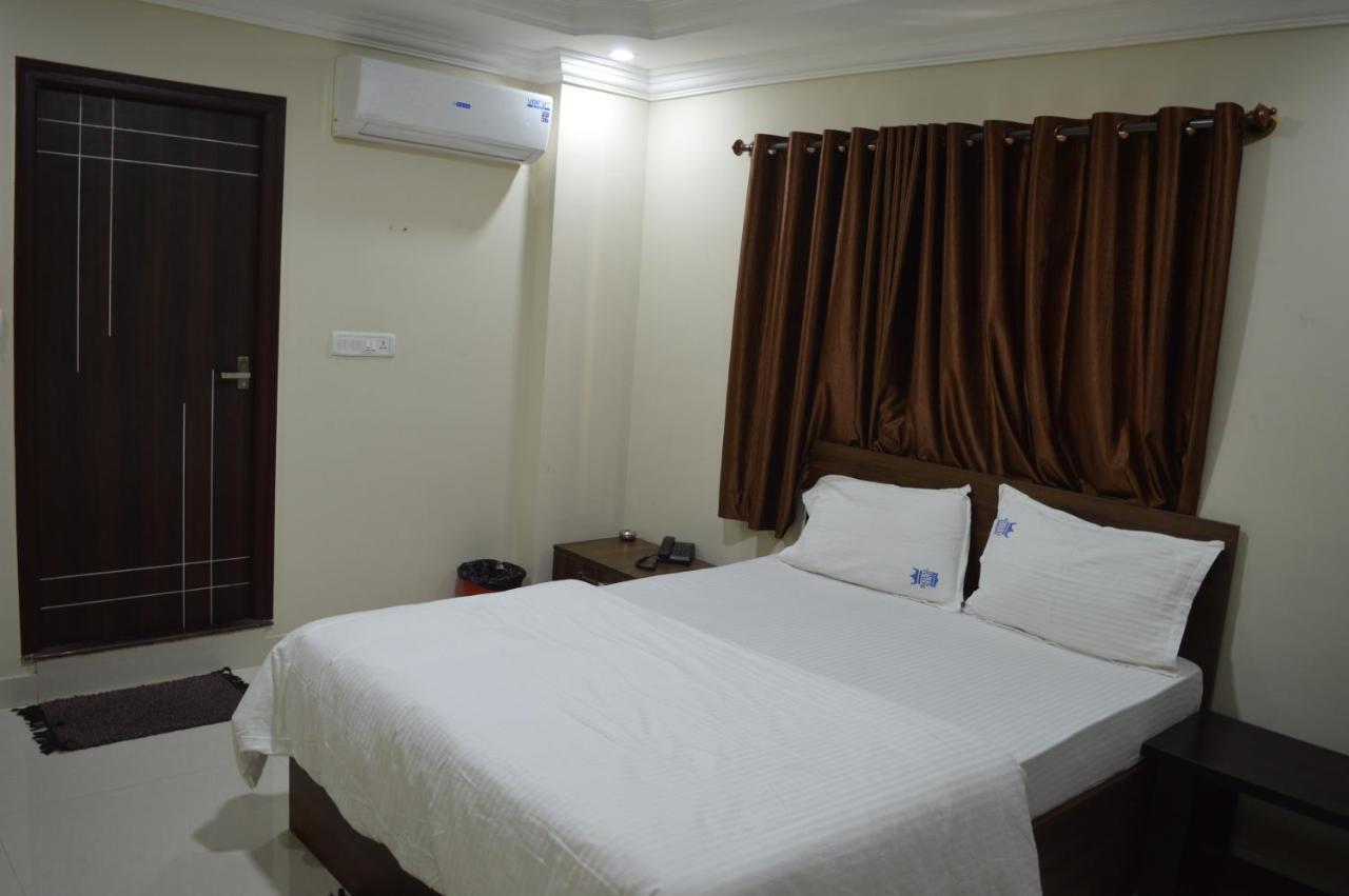 Royal Star Hotels Bangalore Exteriör bild