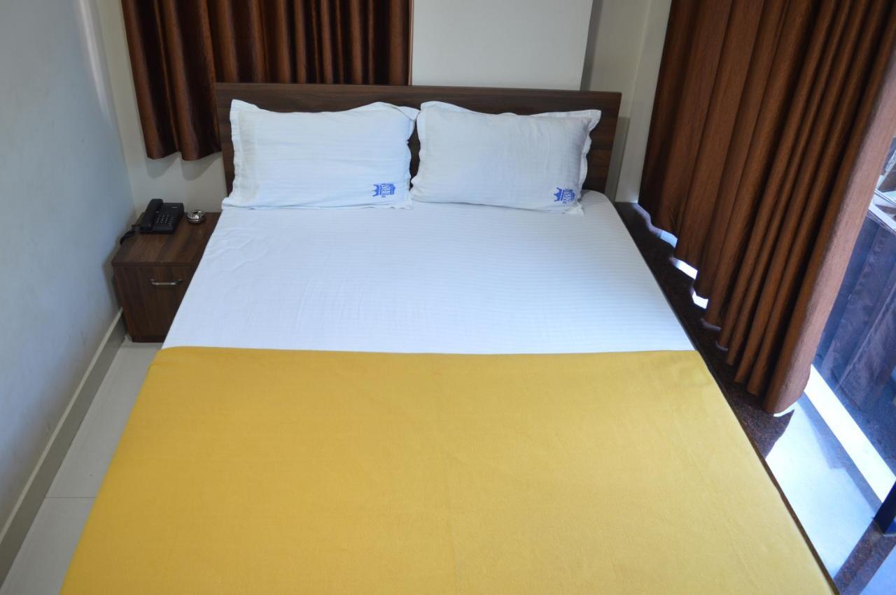 Royal Star Hotels Bangalore Exteriör bild