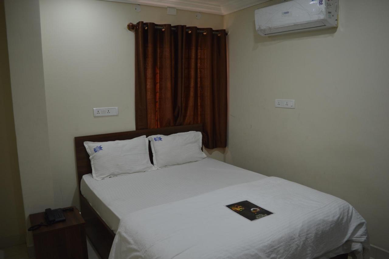 Royal Star Hotels Bangalore Exteriör bild