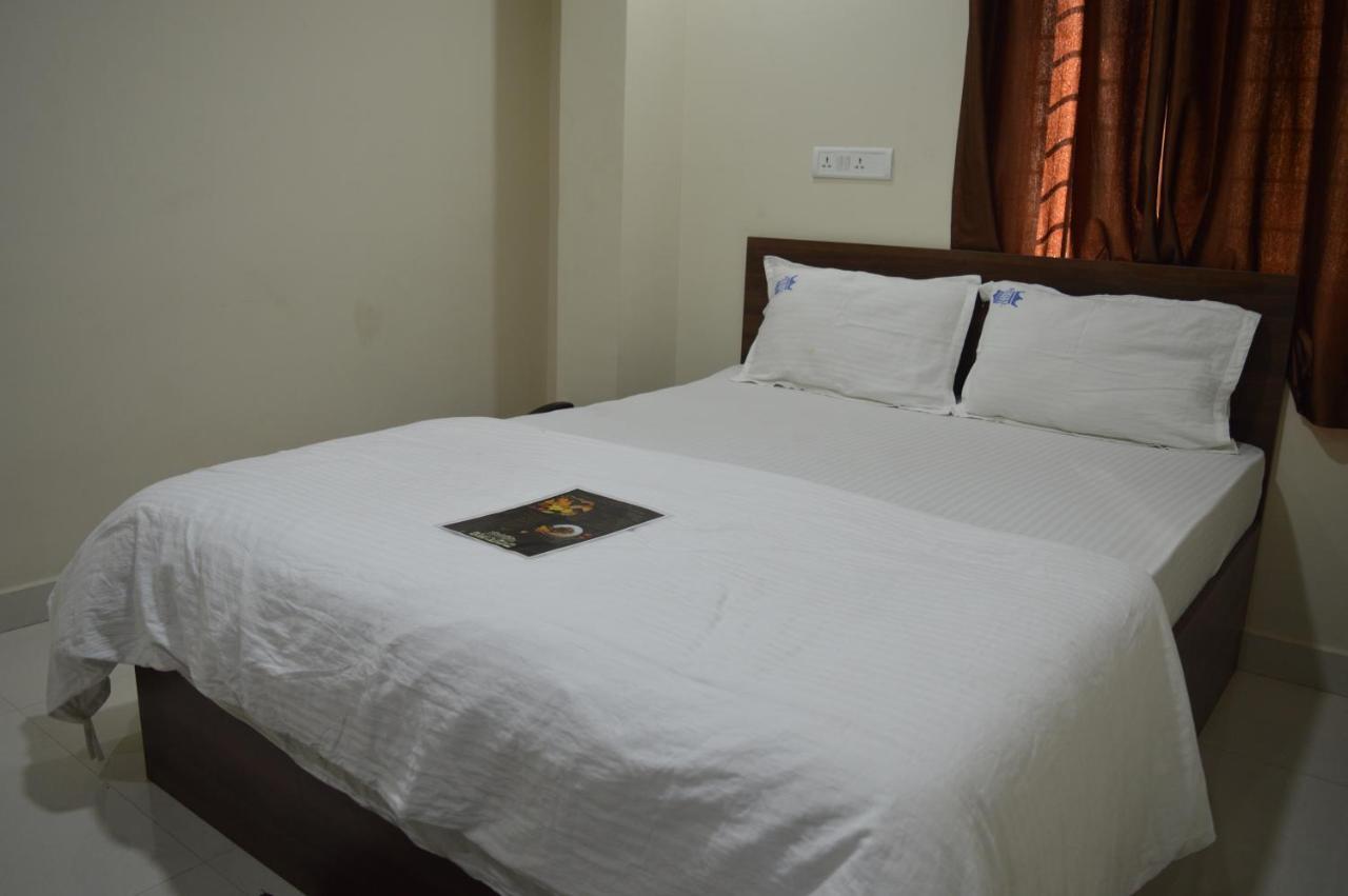 Royal Star Hotels Bangalore Exteriör bild