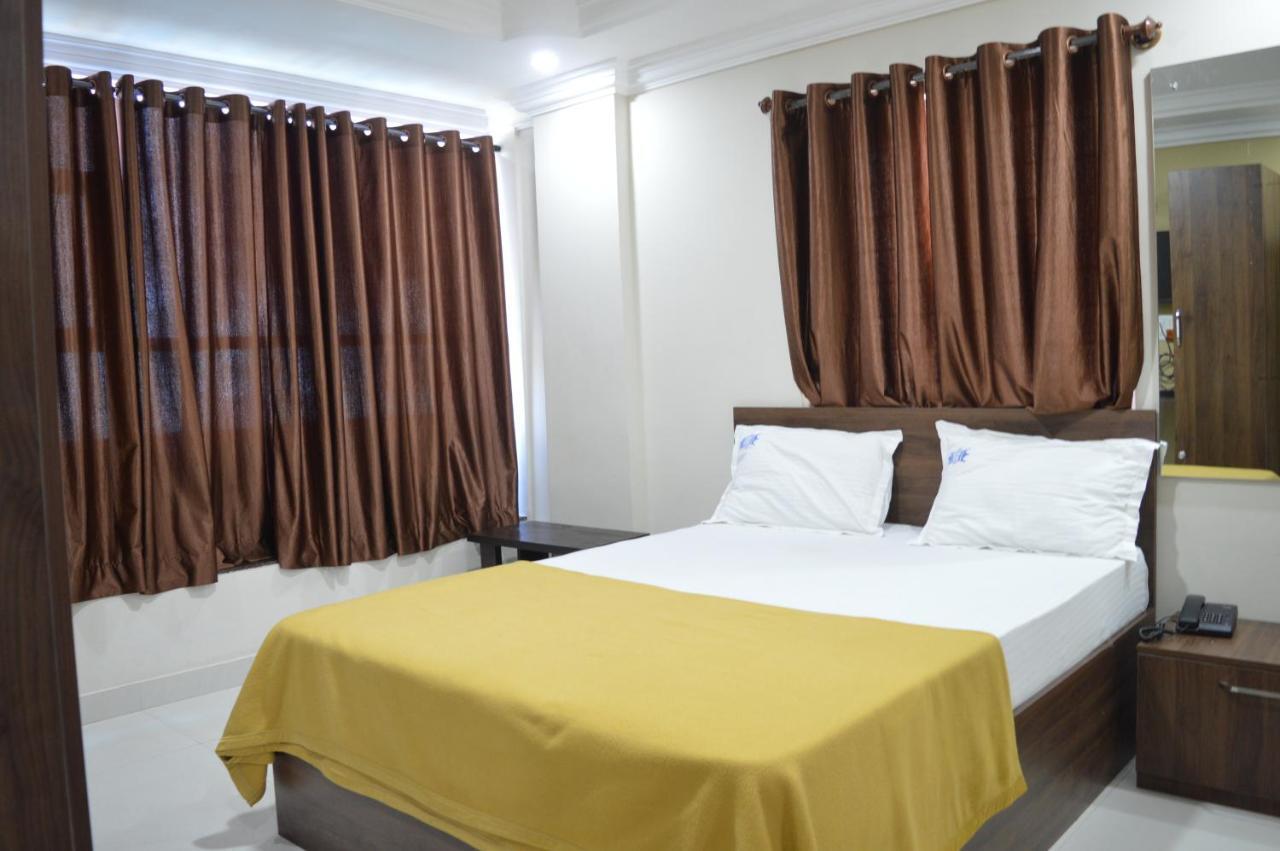 Royal Star Hotels Bangalore Exteriör bild