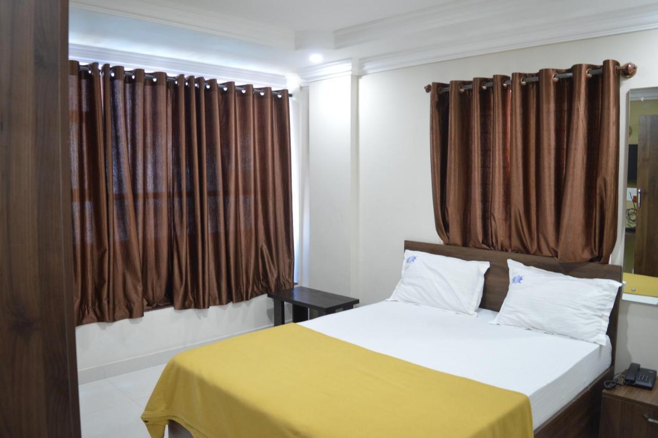 Royal Star Hotels Bangalore Exteriör bild